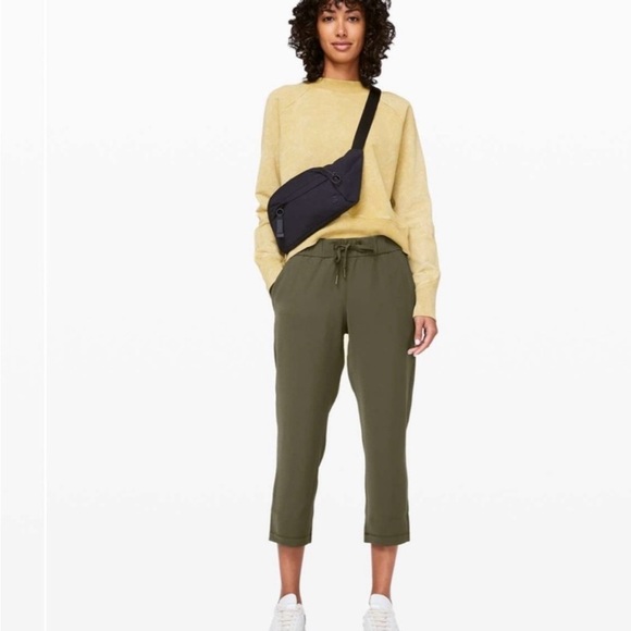 Lululemon On the Fly Crop Woven 23" Dark Olive Size 10 - Picture 1 of 7